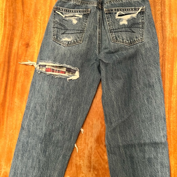 Amazing deal New worn once 2pairs American Eagle jeans size 000. Style mom-jeans - Picture 5 of 12